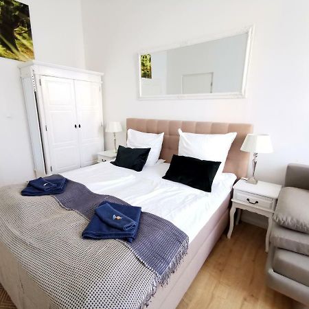 Gastein By Rockchair Apartments L Superhost Status L 2 Bedrooms Boxspringbeds 1,5 Bathrooms - Cozy Family & Business Flair Welcomes You! Берлин Екстериор снимка