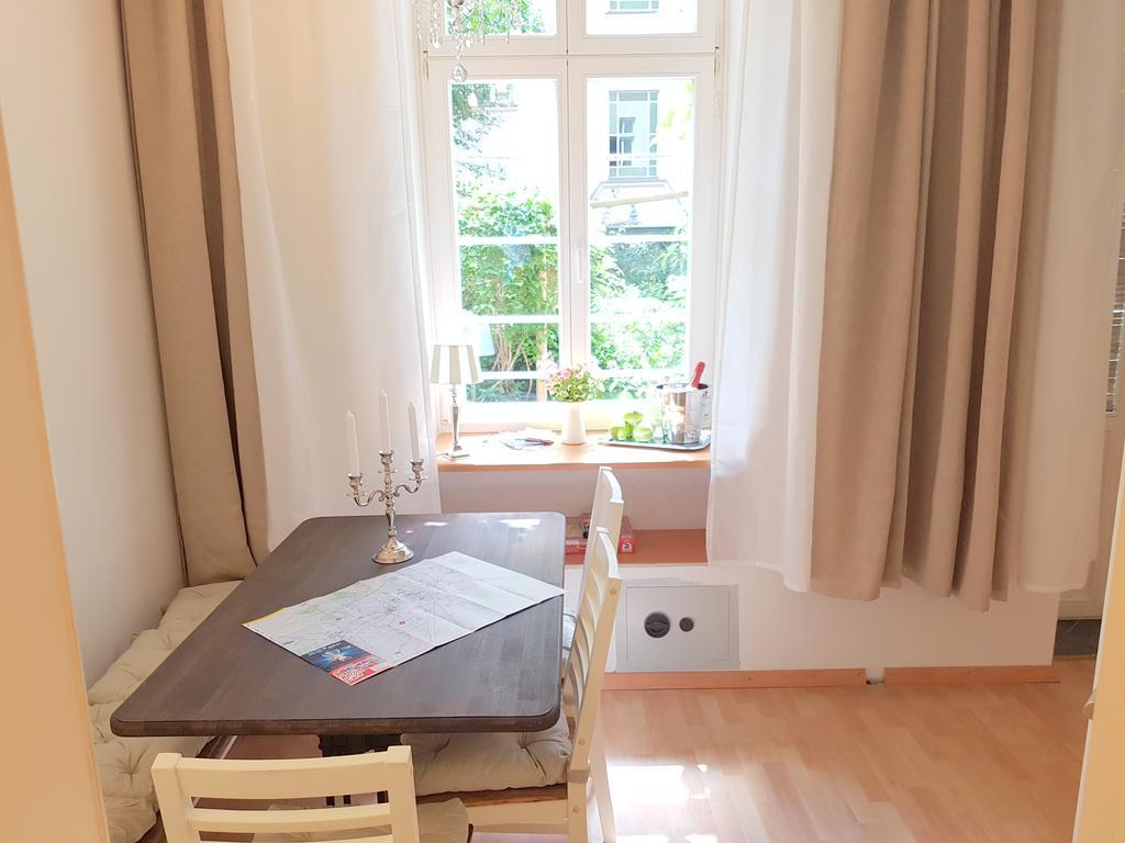 Gastein By Rockchair Apartments L Superhost Status L 2 Bedrooms Boxspringbeds 1,5 Bathrooms - Cozy Family & Business Flair Welcomes You! Берлин Екстериор снимка