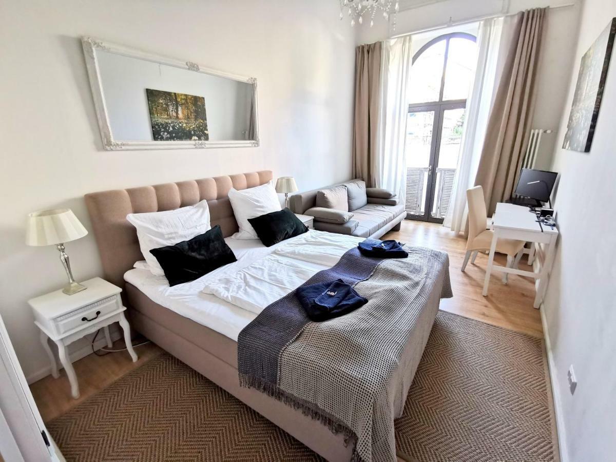 Gastein By Rockchair Apartments L Superhost Status L 2 Bedrooms Boxspringbeds 1,5 Bathrooms - Cozy Family & Business Flair Welcomes You! Берлин Екстериор снимка