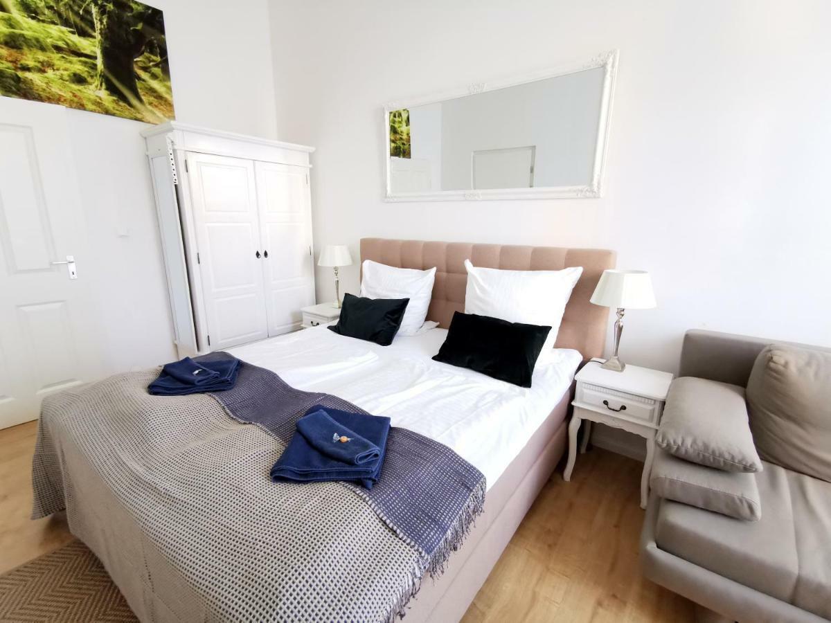 Gastein By Rockchair Apartments L Superhost Status L 2 Bedrooms Boxspringbeds 1,5 Bathrooms - Cozy Family & Business Flair Welcomes You! Берлин Екстериор снимка
