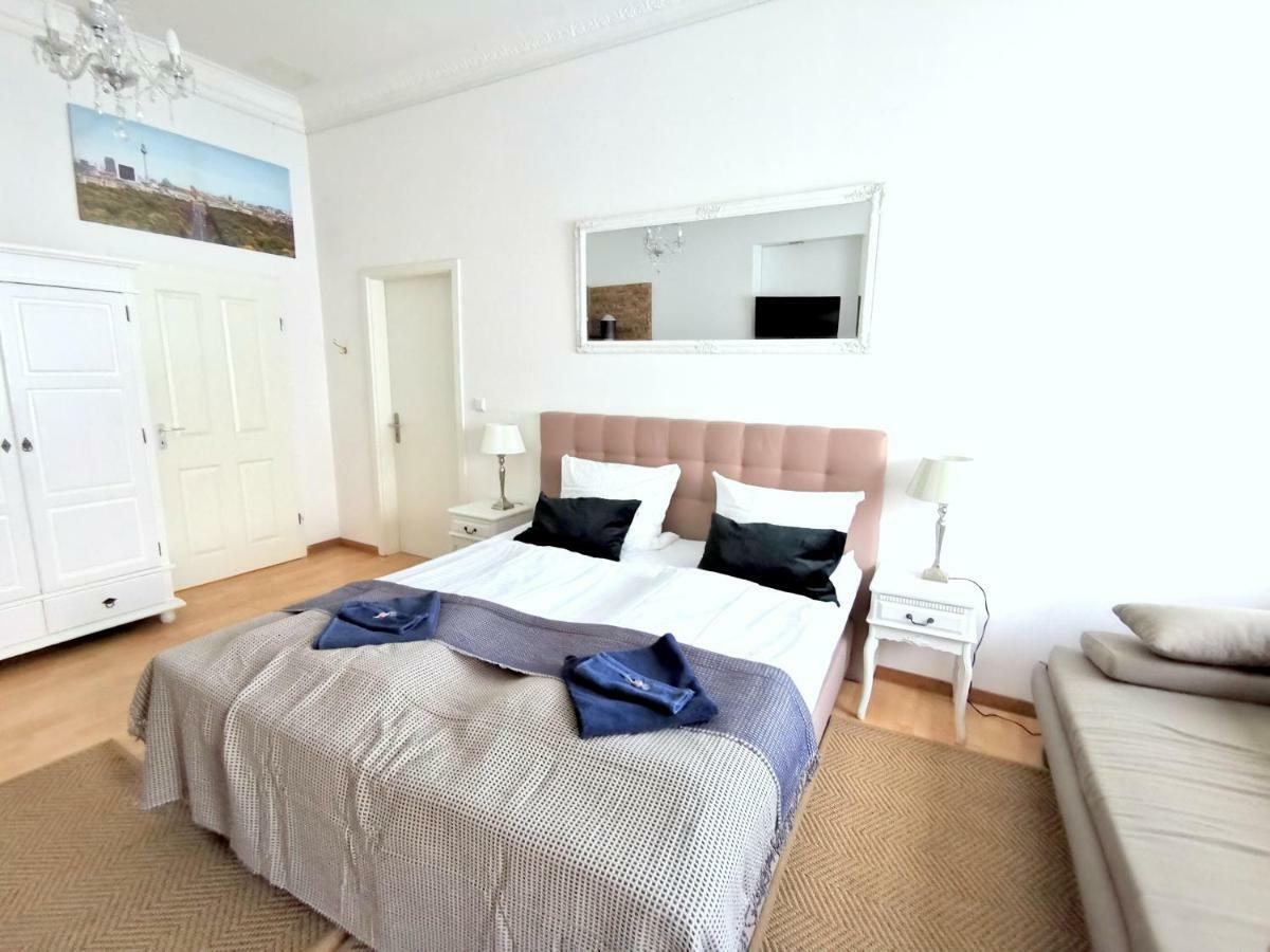 Gastein By Rockchair Apartments L Superhost Status L 2 Bedrooms Boxspringbeds 1,5 Bathrooms - Cozy Family & Business Flair Welcomes You! Берлин Екстериор снимка